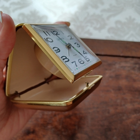 Antique Linden Foldable Travel Clock - Picture 9 of 9